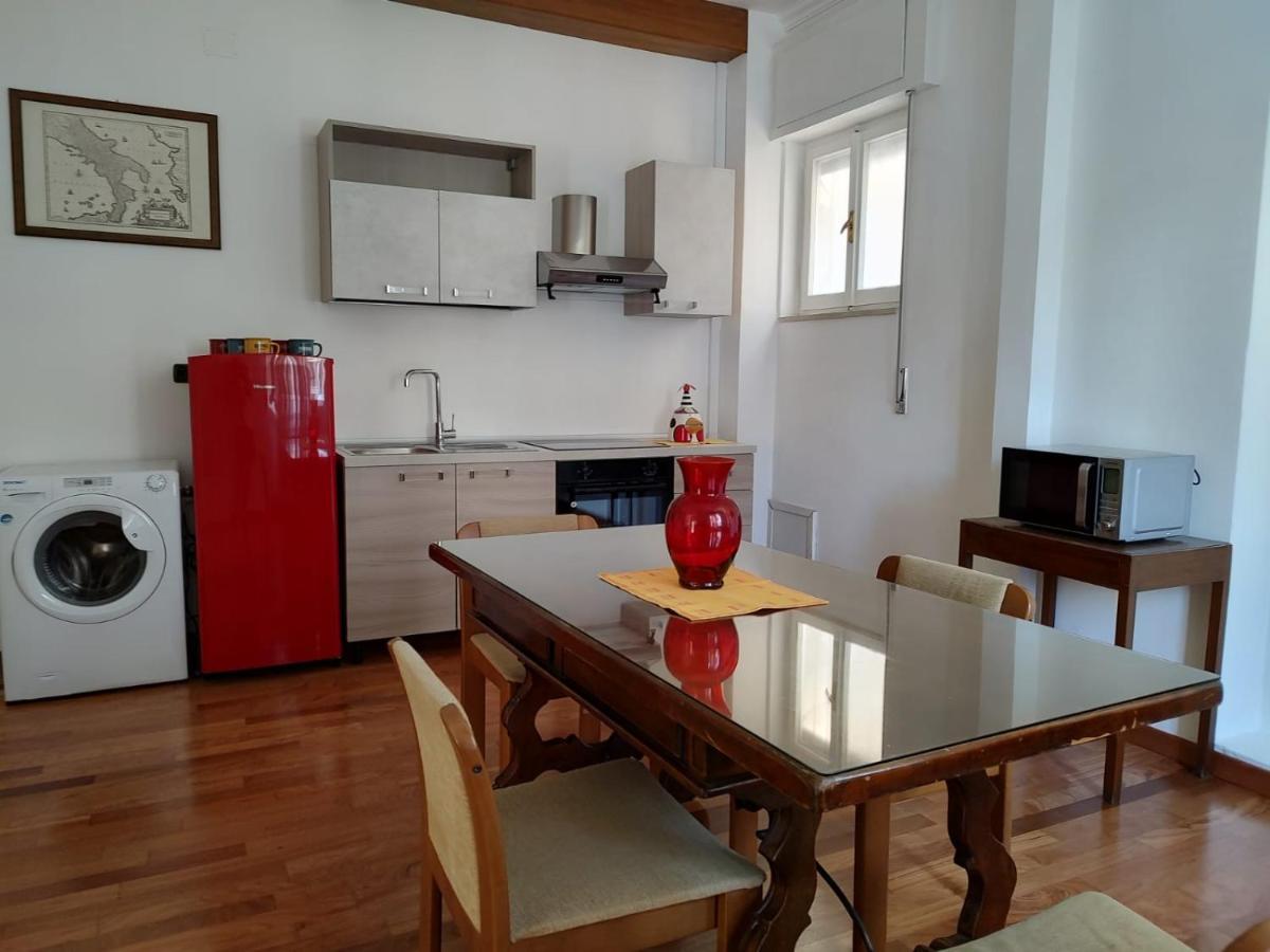Nel Mezzo Del Cammin Apartment Brindisi Luaran gambar